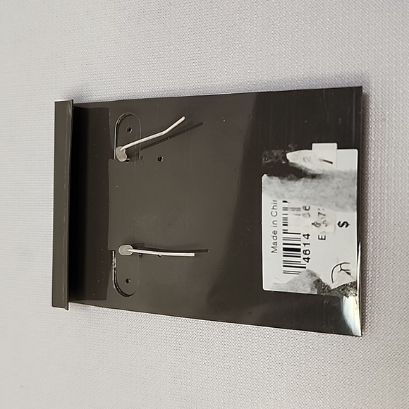 Footprints in the Sand Silver and Ablony Dangle Oval Earrings - Picture 3 of 6